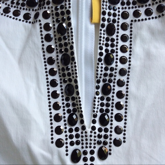 ST. JOHN SPLIT NECK EMBELLISHED SLEEVELESS TOP 8 - Picture 7 of 8